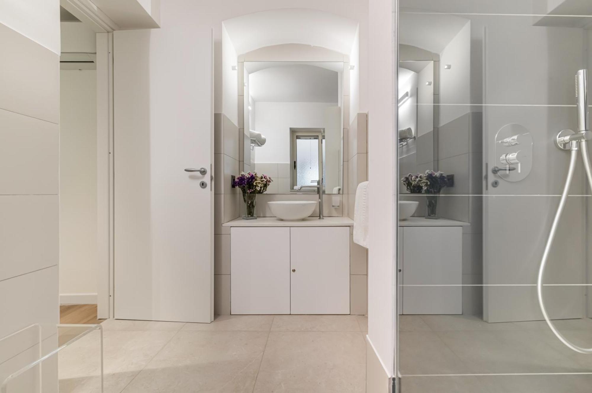 Piazza Indipendenza Loft & Rooms パレルモ エクステリア 写真